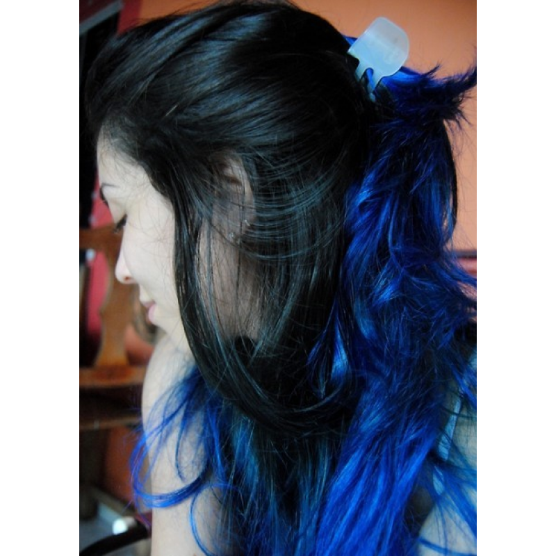 Синие волосы купить. Синяя краска для волос. Синийя Краста для волос. Краска для волос синий цвет. Глубокий синий цвет волос.